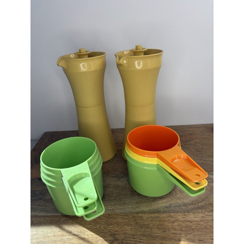 2 Tupperware Oil & Vinegar Cruets Salad Dressing Gold & Measuring Cups NEW